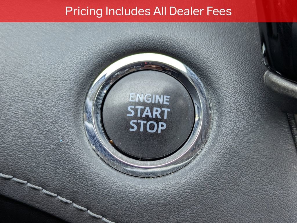 Used 2023 Toyota Highlander XLE FWD image 31