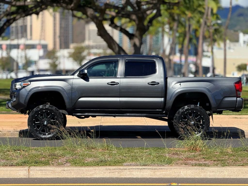 Used 2016 Toyota Tacoma SR5 image 2