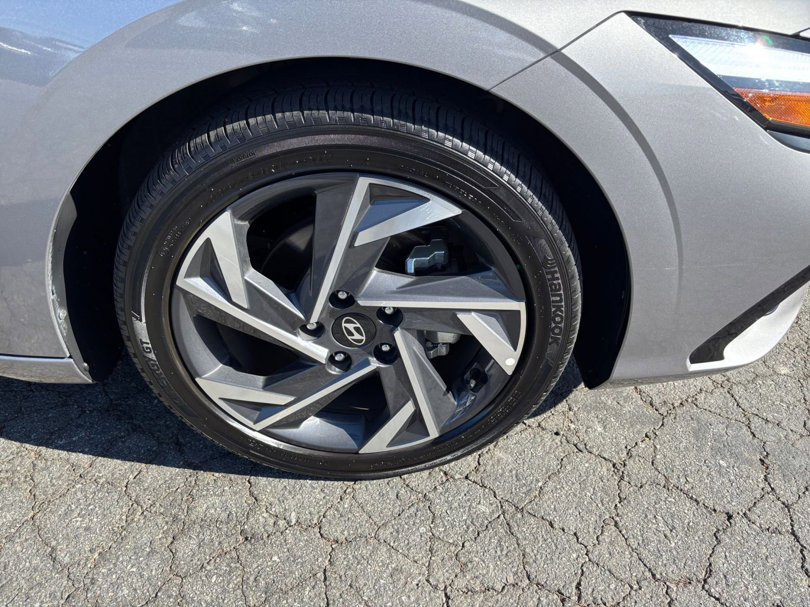 Used 2025 Hyundai Elantra SEL image 33