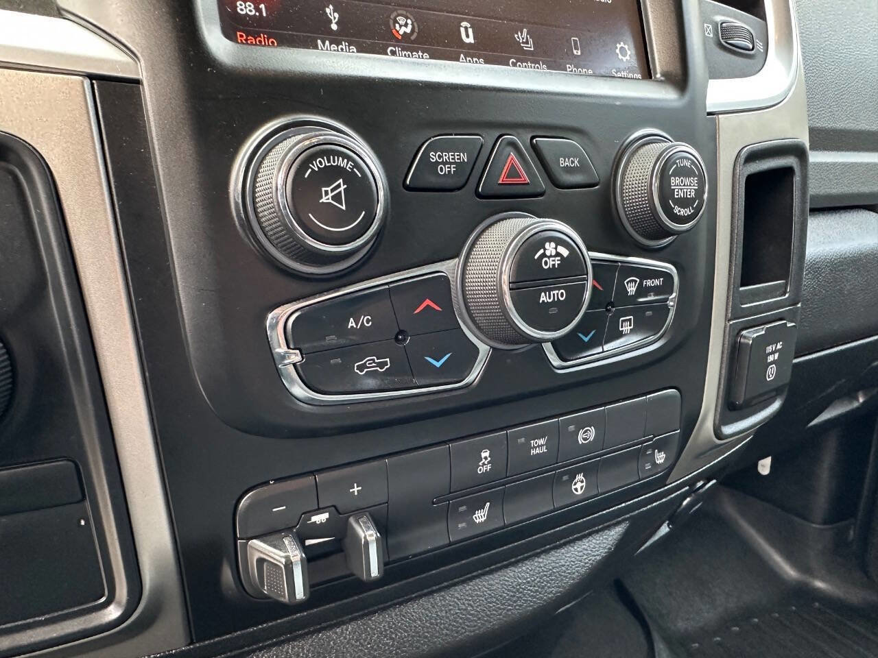 Used 2018 RAM 3500 Big Horn AWD/4WD image 39