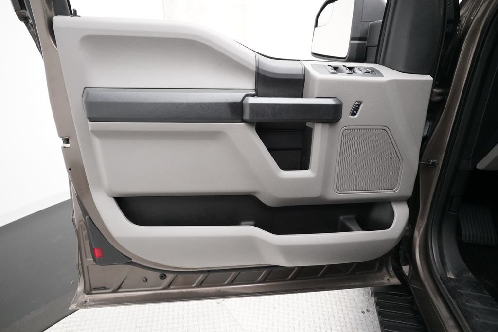 Used 2016 Ford F150 XL w/ Equipment Group 101A Mid AWD/4WD image 25