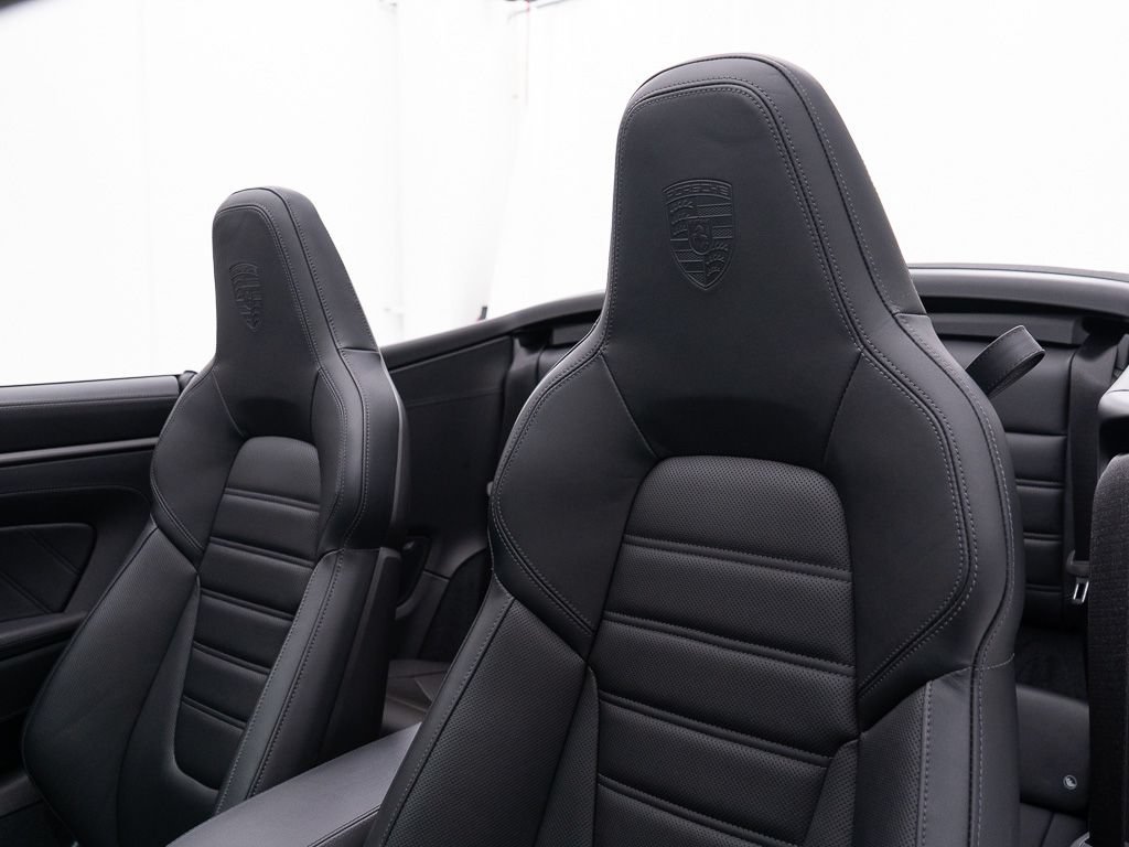 Used 2025 Porsche 911 Carrera RWD image 24