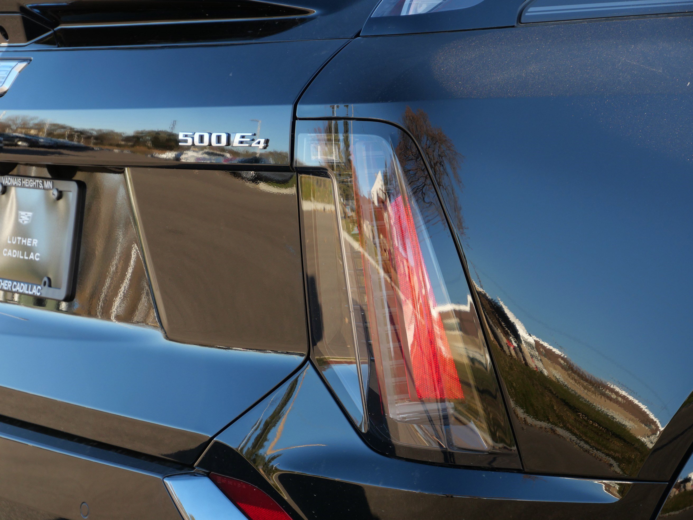 Used 2025 Cadillac Optiq Sport 2 w/ LPO, ONYX Package image 15