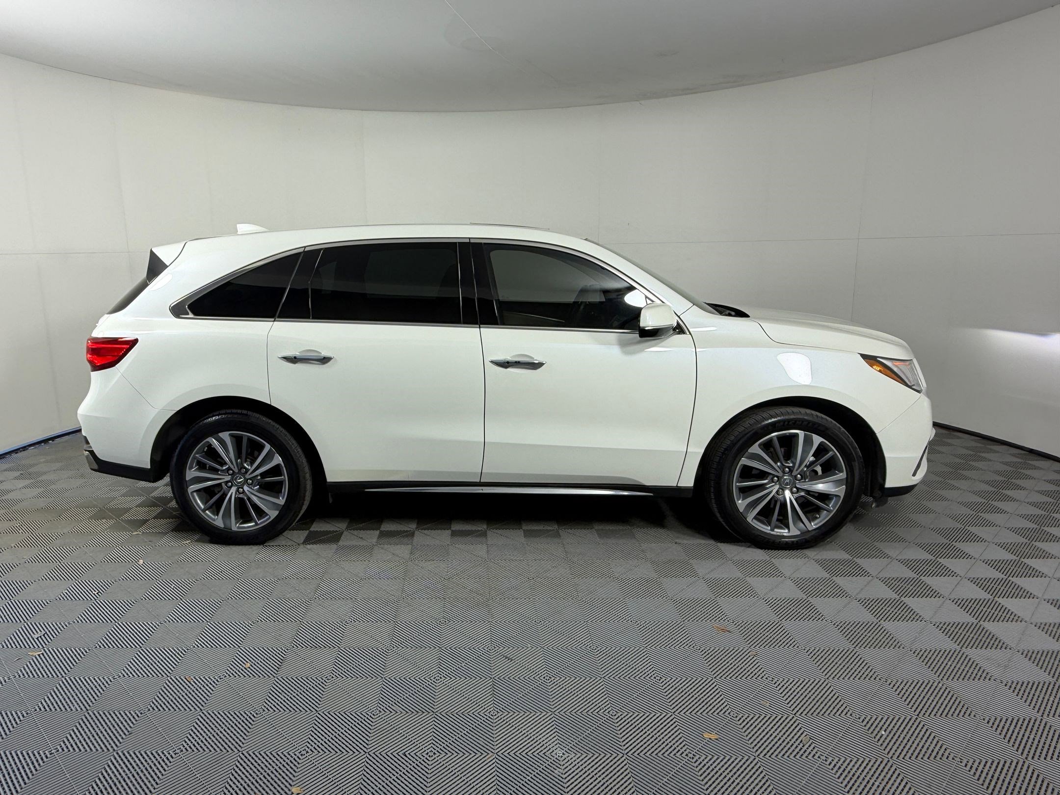 Used 2017 Acura MDX SH-AWD w/ Technology Package image 8