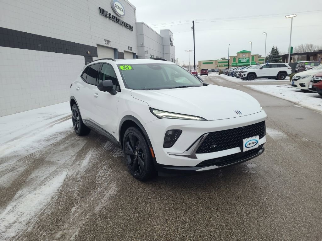 Used 2024 Buick Envision Sport Touring image 7