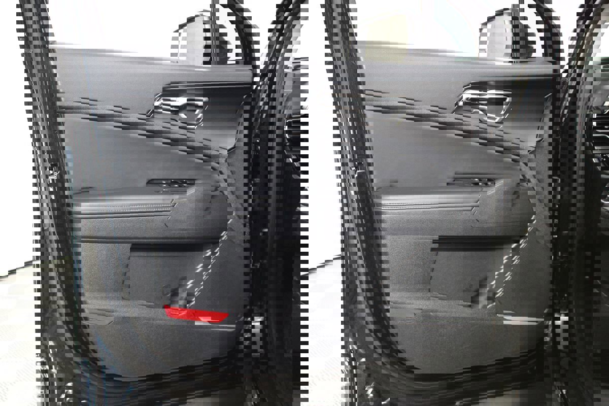 Used 2023 Kia Sportage EX image 5