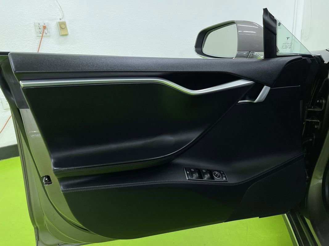 Used 2015 Tesla Model S 85D image 16