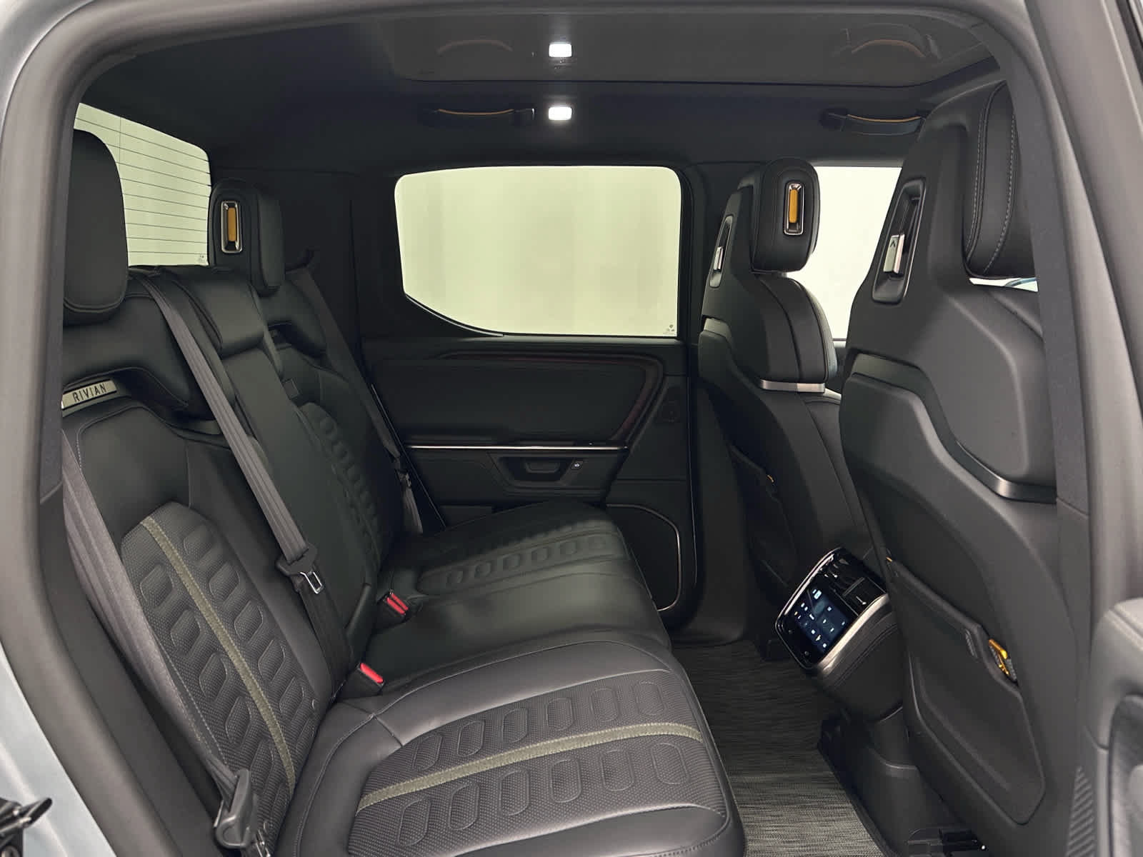 Used 2025 Rivian R1T Adventure Dual AWD/4WD image 21