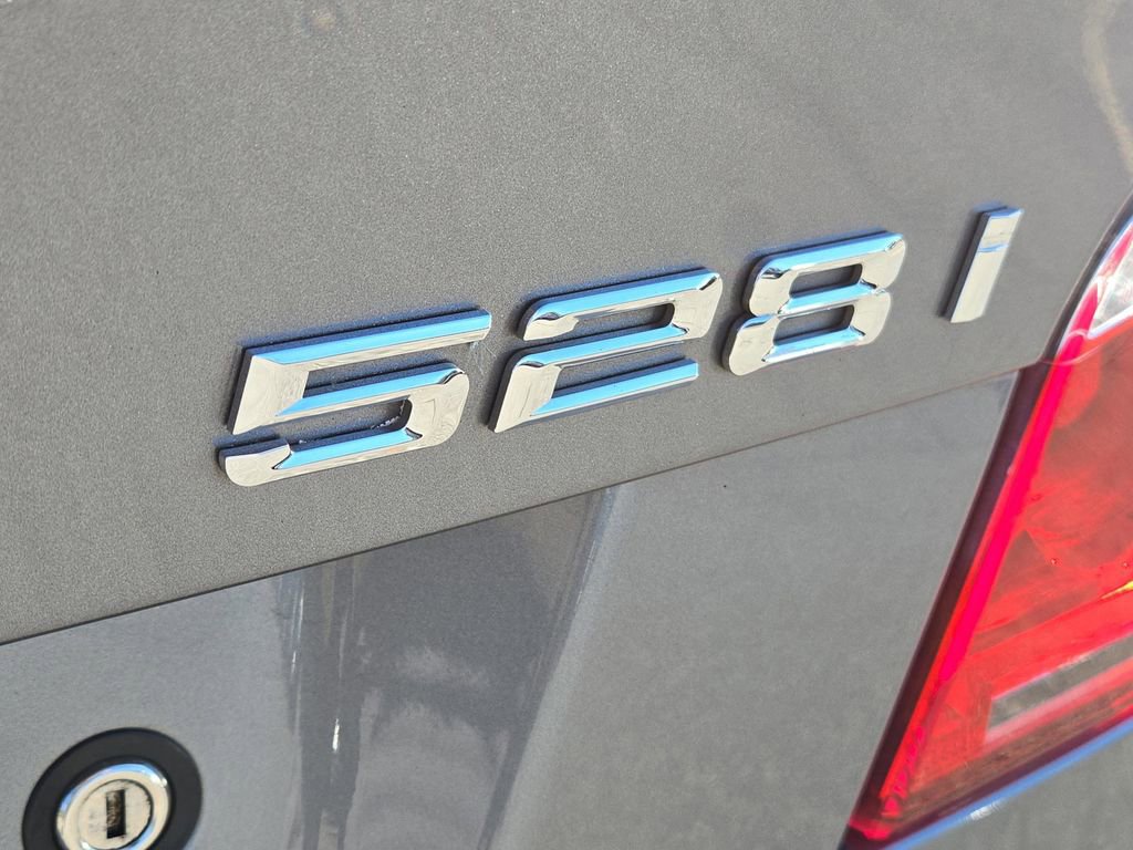 Used 2010 BMW 528i 528i image 11