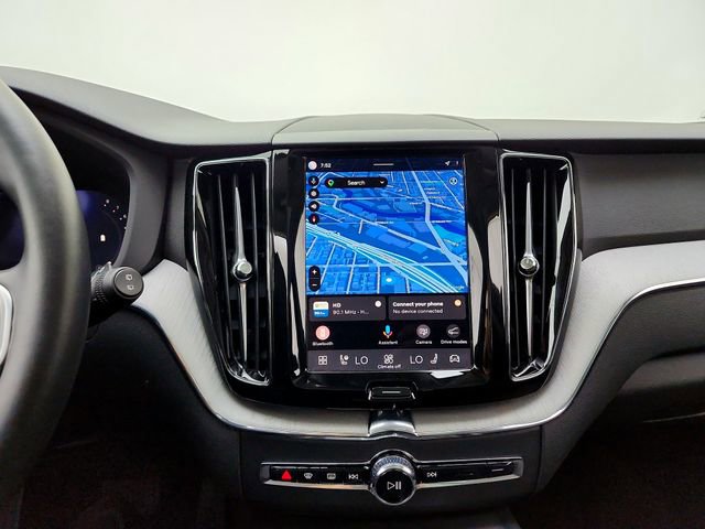 Certified 2025 Volvo XC60 B5 Plus AWD/4WD image 27