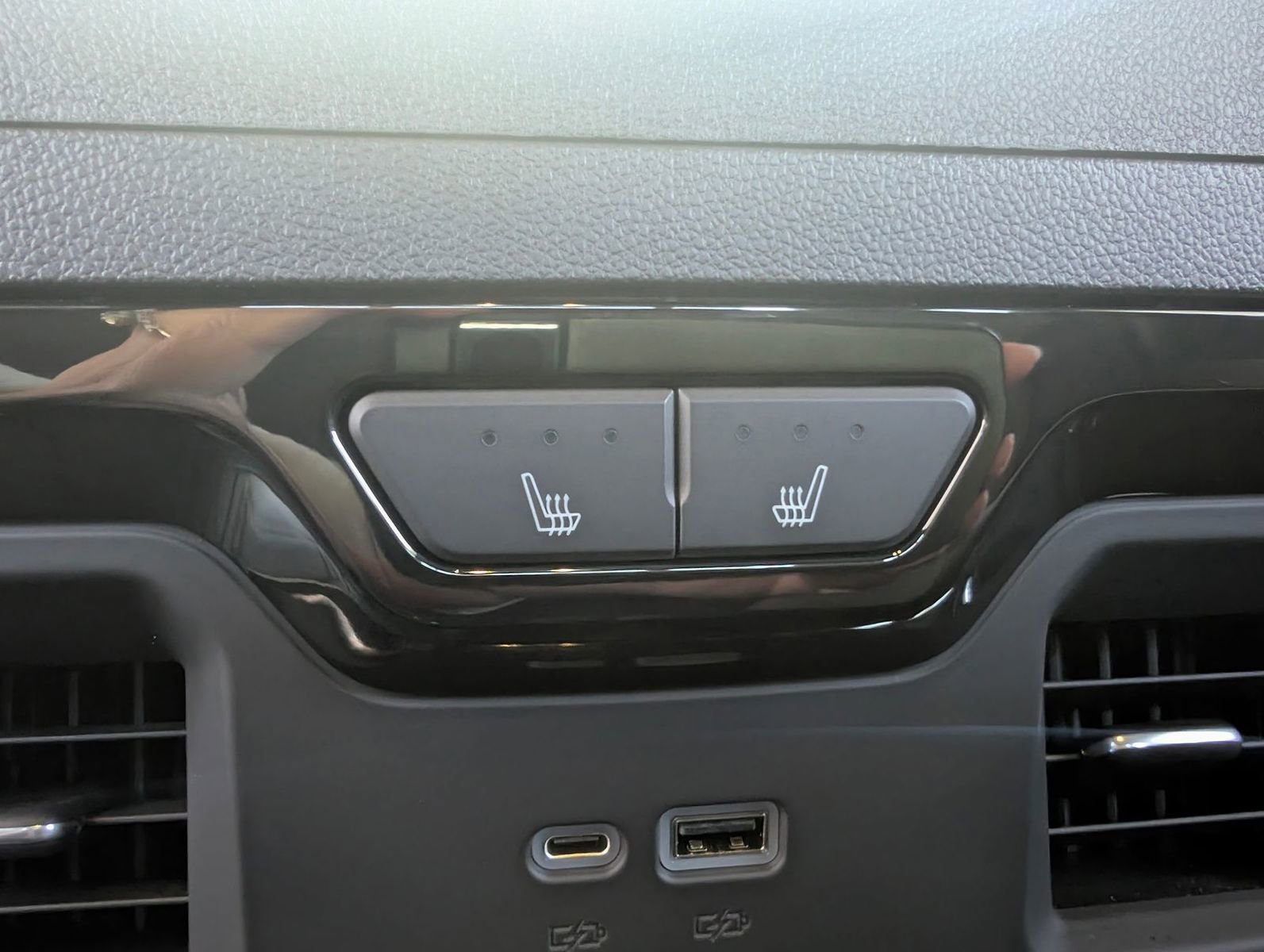 Used 2023 Chevrolet Silverado 1500 ZR2 w/ Technology Package image 32