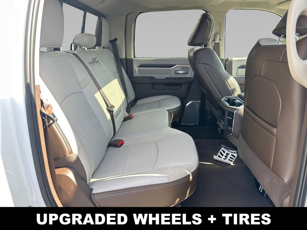 New 2026 RAM 3500 Laramie AWD/4WD image 17