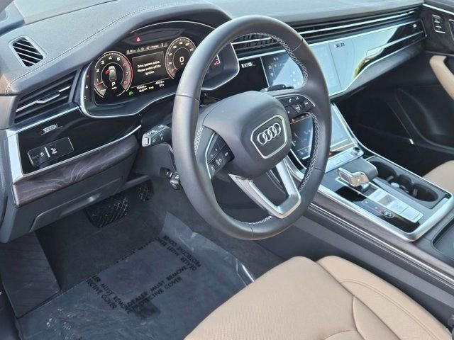 Certified 2025 Audi Q7 3.0T Prestige AWD/4WD image 10