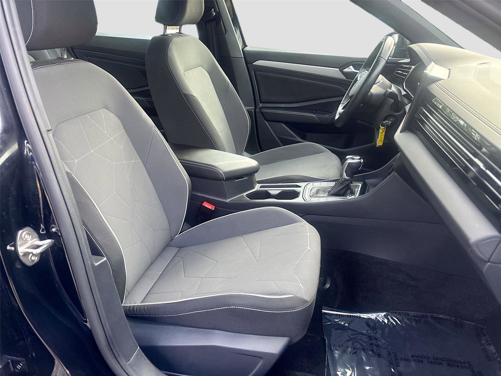 Used 2025 Volkswagen Jetta Sport image 27