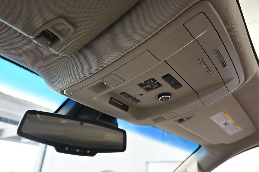 Used 2019 GMC Yukon XL SLT w/ Premium Edition RWD image 24