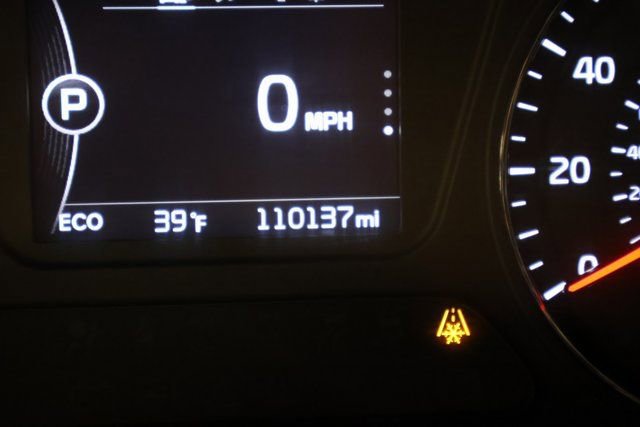 Used 2017 Kia Sorento LX w/ LX Convenience Package image 17