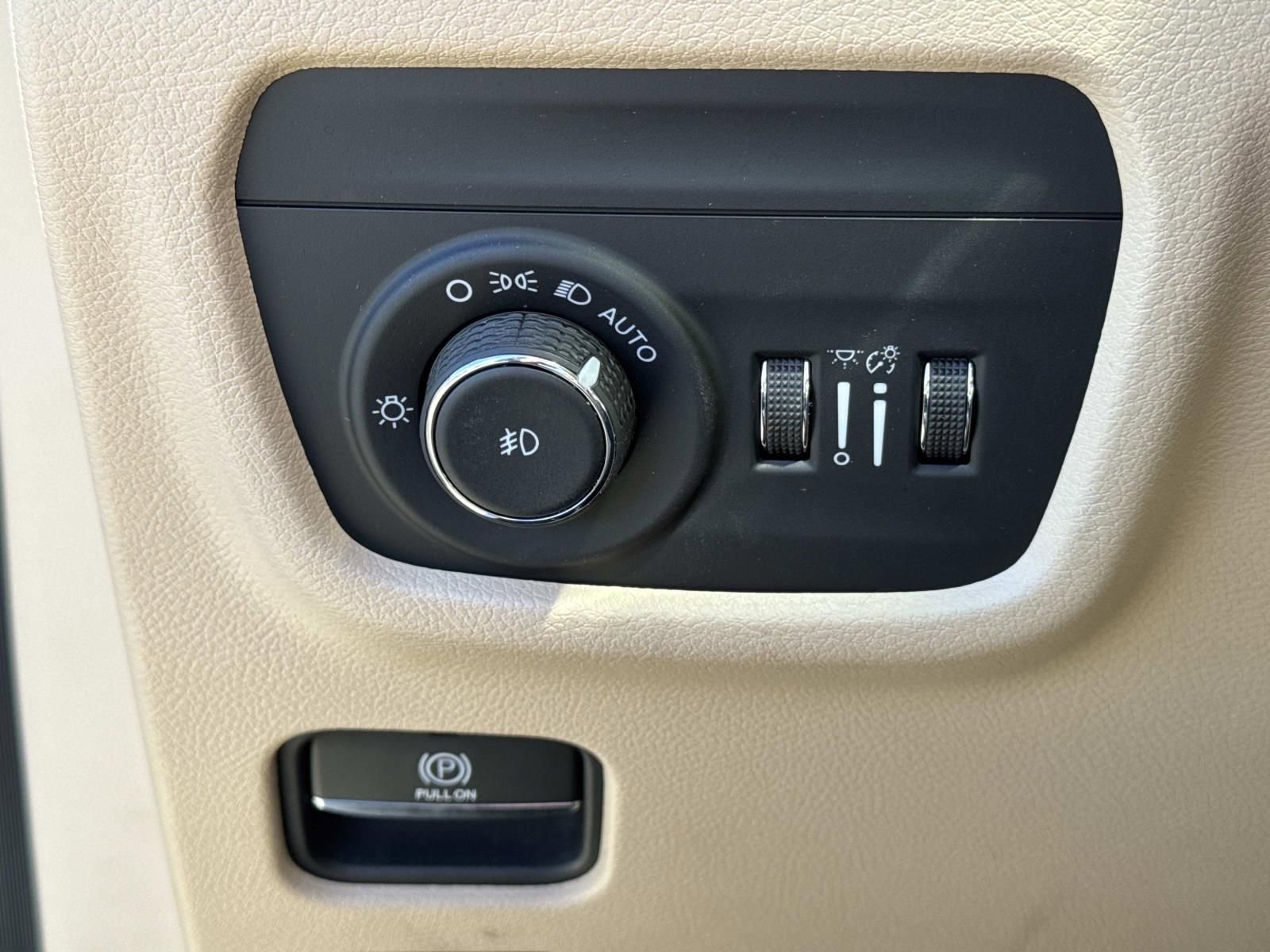 Used 2021 Jeep Grand Cherokee L Limited image 22