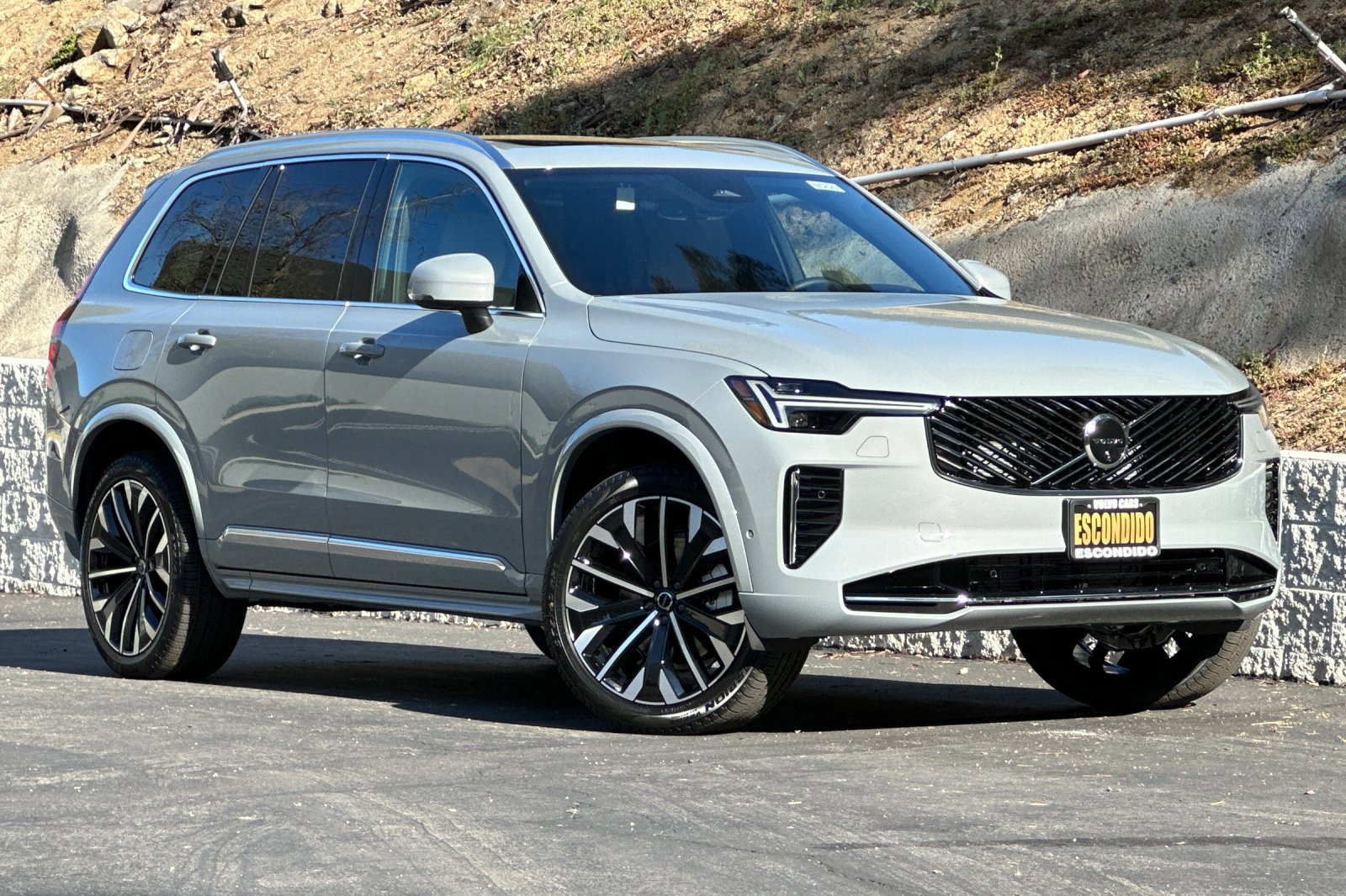 New 2025 Volvo XC90 B6 Ultra image 2
