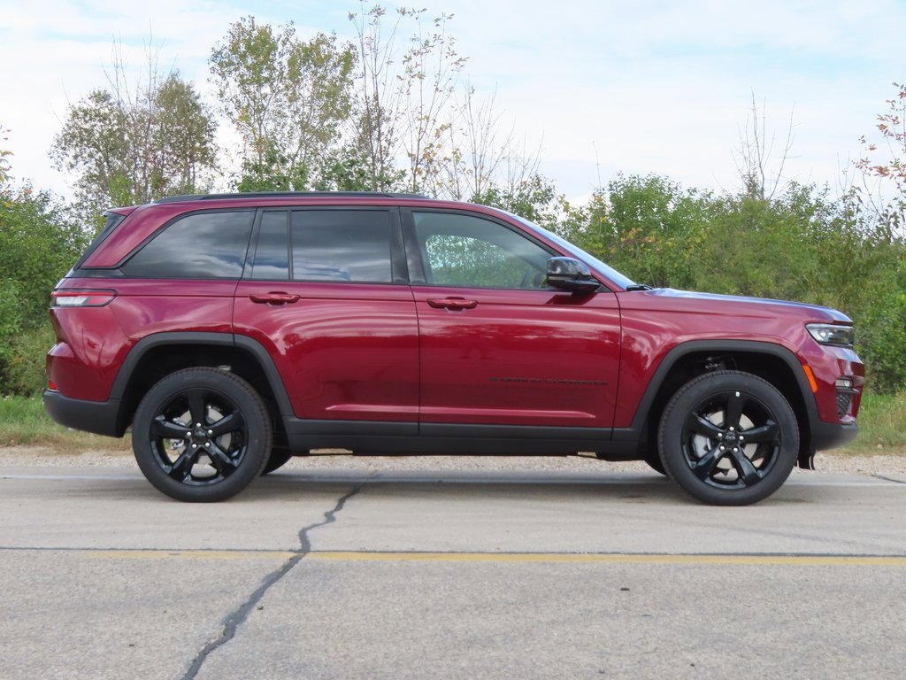 New 2025 Jeep Grand Cherokee Limited w/ Luxury Tech Group II image 2