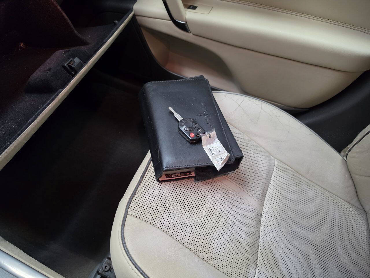 Used 2010 Lincoln MKZ FWD image 24