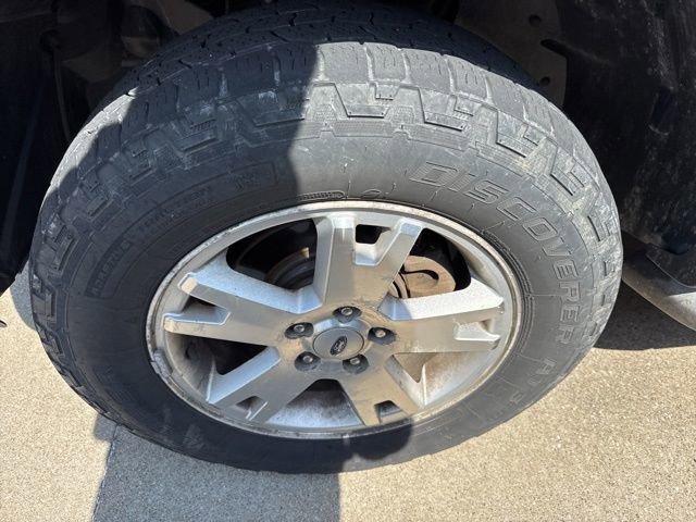 Used 2007 Ford Explorer Sport Trac XLT AWD/4WD image 2