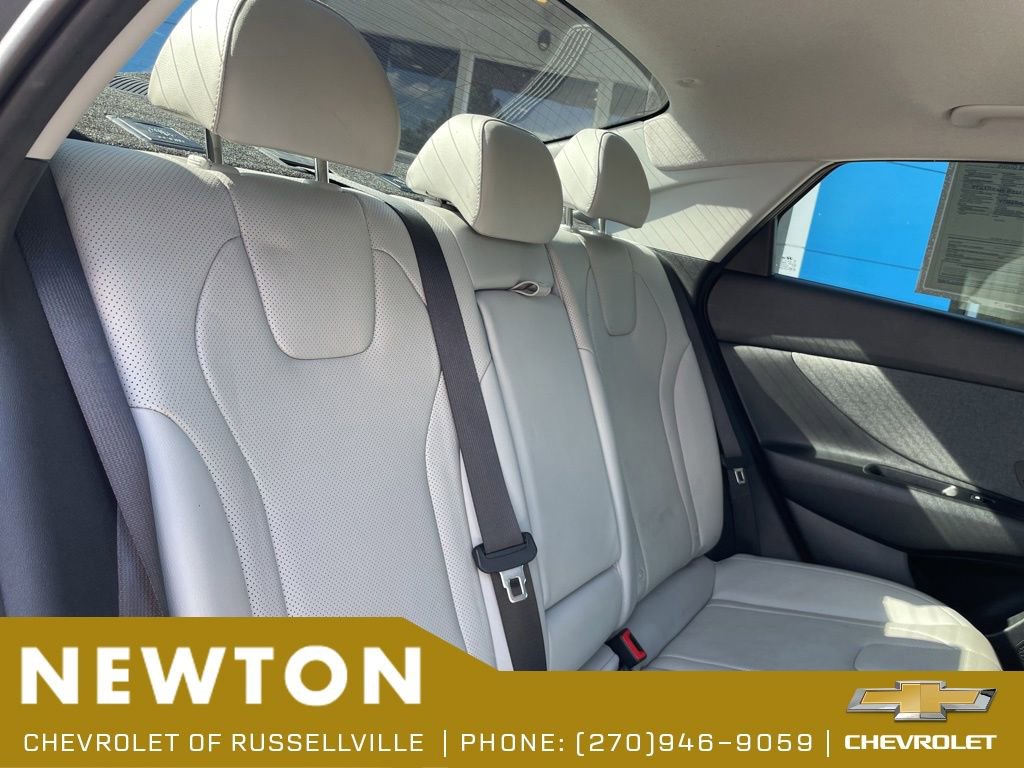 Used 2023 Hyundai Elantra Limited FWD image 30