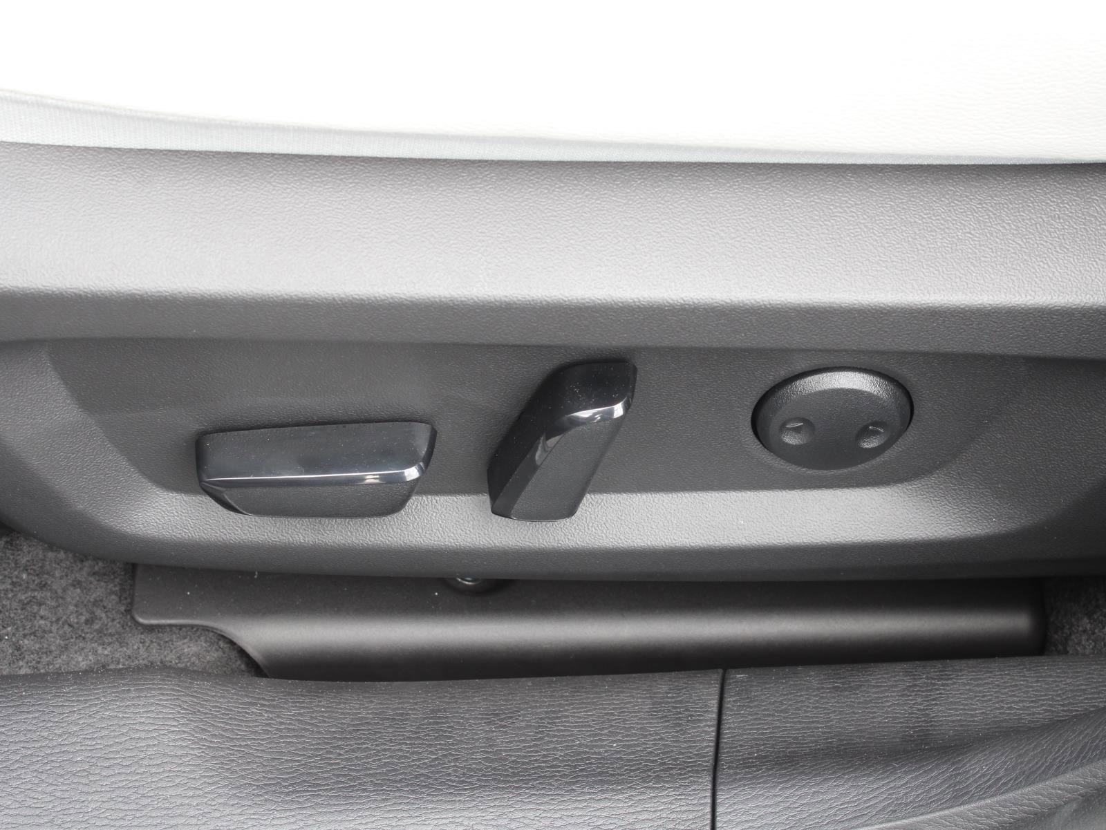 New 2025 Mitsubishi Outlander Platinum Edition image 18