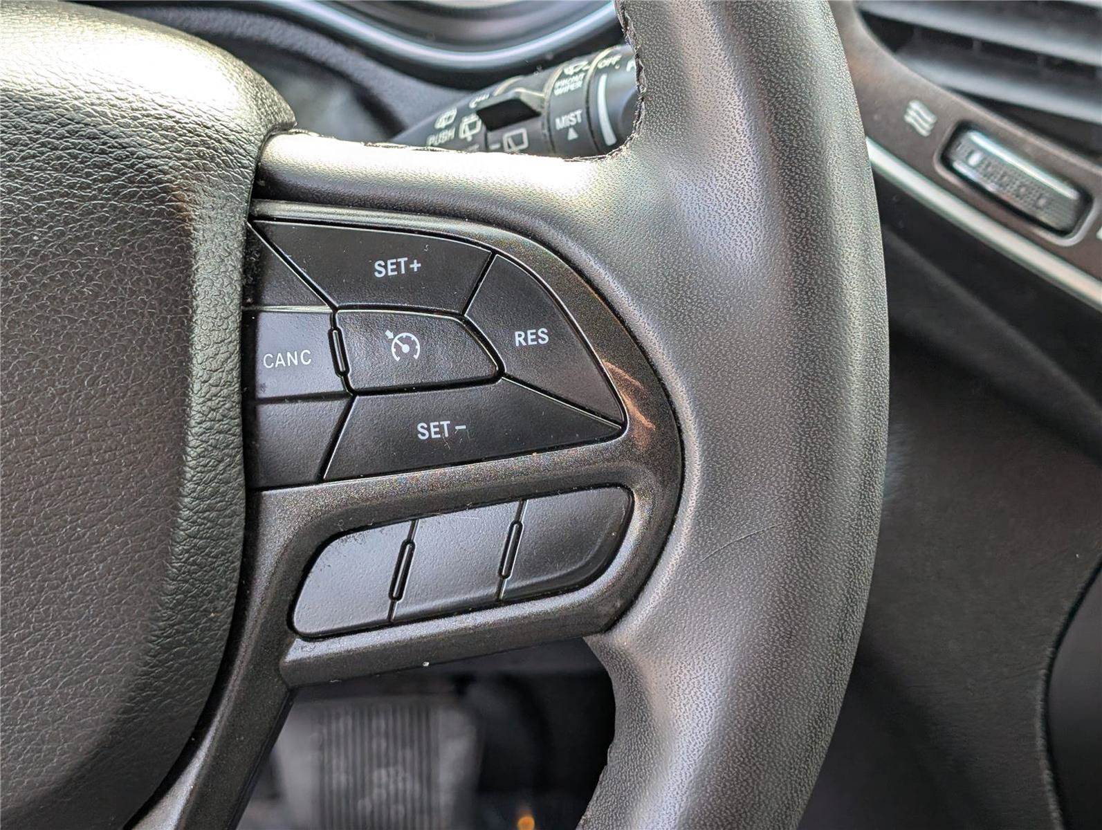 Used 2022 Jeep Cherokee Trailhawk AWD/4WD image 22