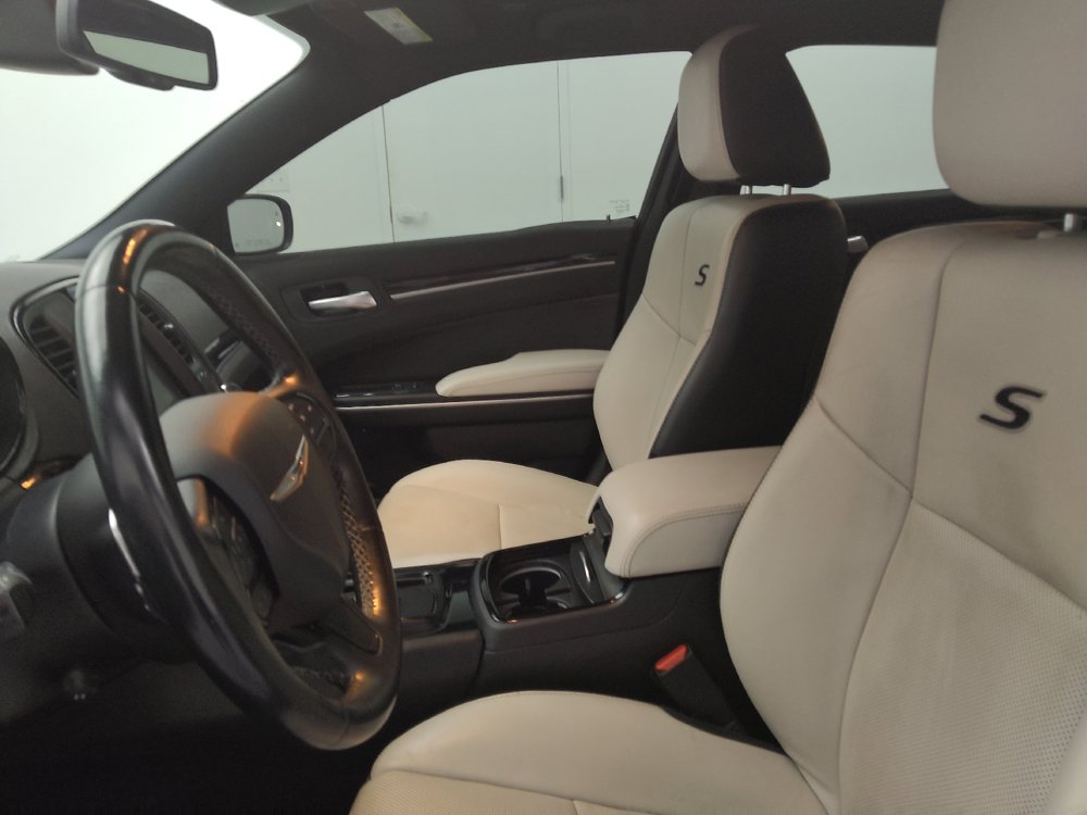 Used 2020 Chrysler 300 S w/ 300S Premium Group RWD image 17