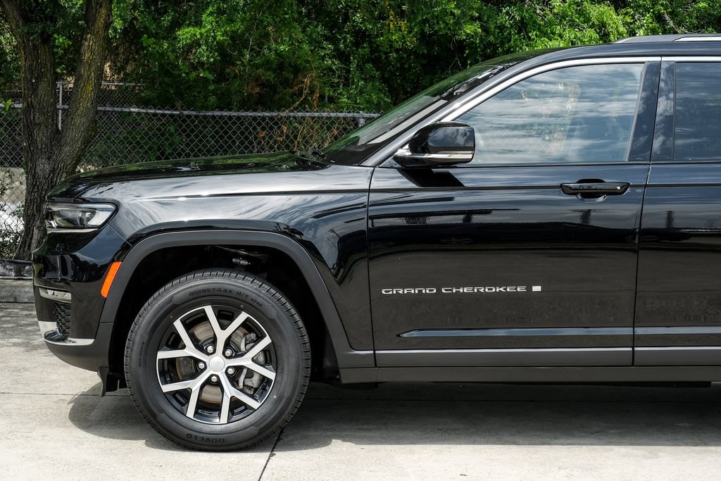 Used 2023 Jeep Grand Cherokee L Limited w/ Trailer Tow Group (B) AWD/4WD image 21