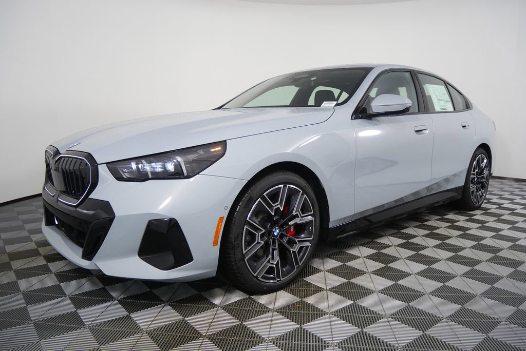Used 2026 BMW 530i w/ M Sport Package RWD image 8