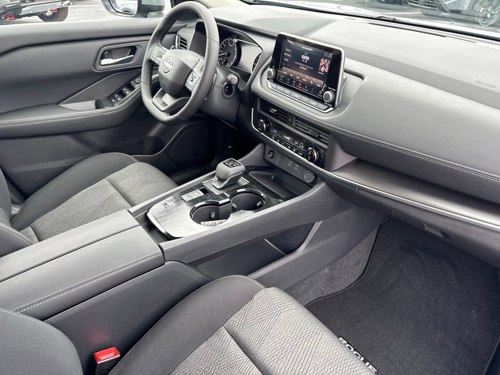 New 2026 Nissan Rogue SV FWD image 17