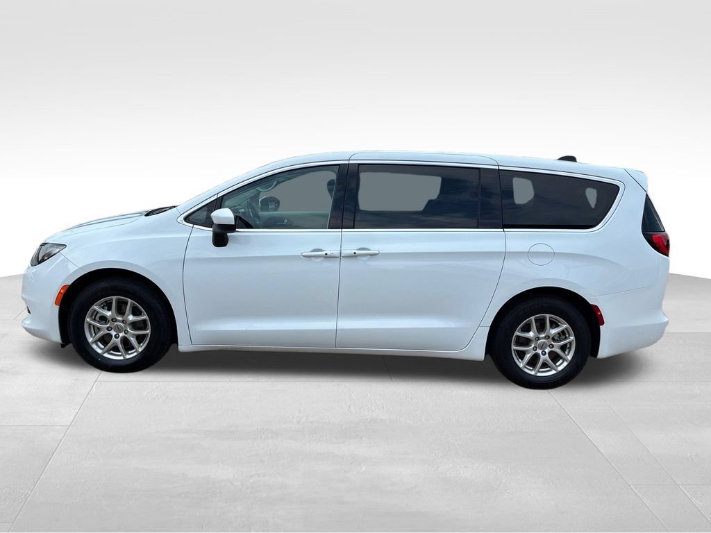 Used 2023 Chrysler Voyager LX FWD video 2