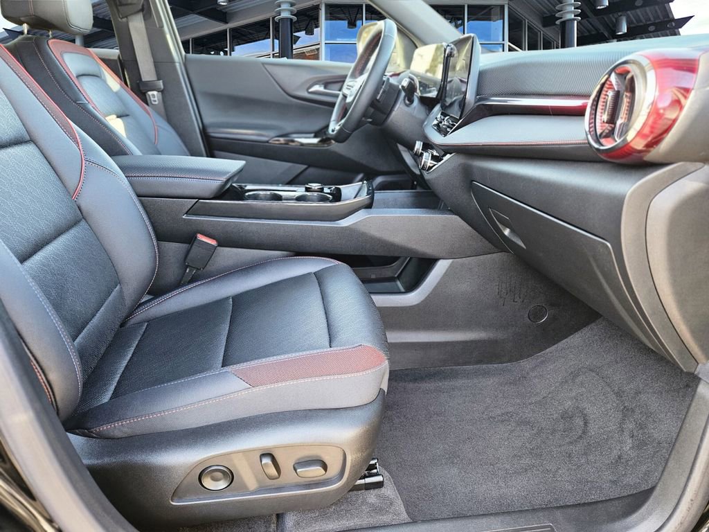 Used 2025 Chevrolet Equinox RS w/ Safety and Technology Package image 8