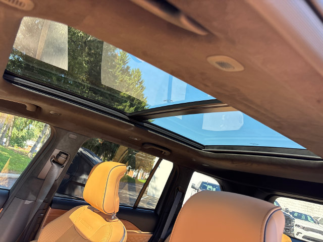 New 2027 Jeep Grand Cherokee Summit AWD/4WD image 4