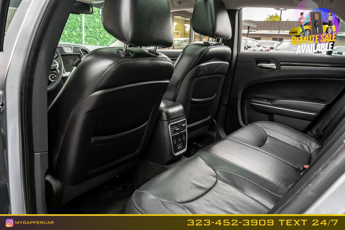 Used 2016 Chrysler 300 C RWD image 14