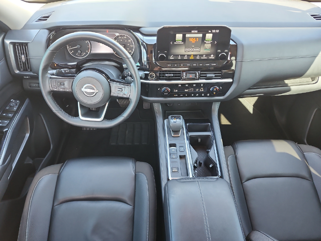 Used 2023 Nissan Pathfinder SL w/ Lighting Package (N92) FWD image 18