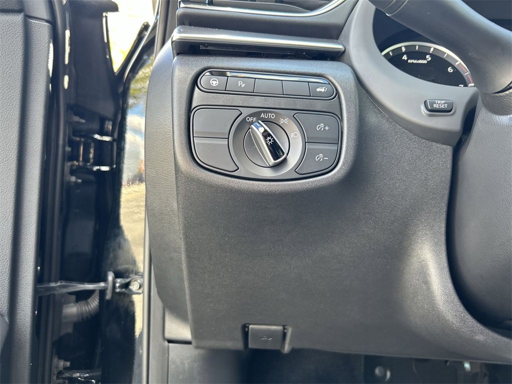 Certified 2023 INFINITI QX50 Luxe image 17