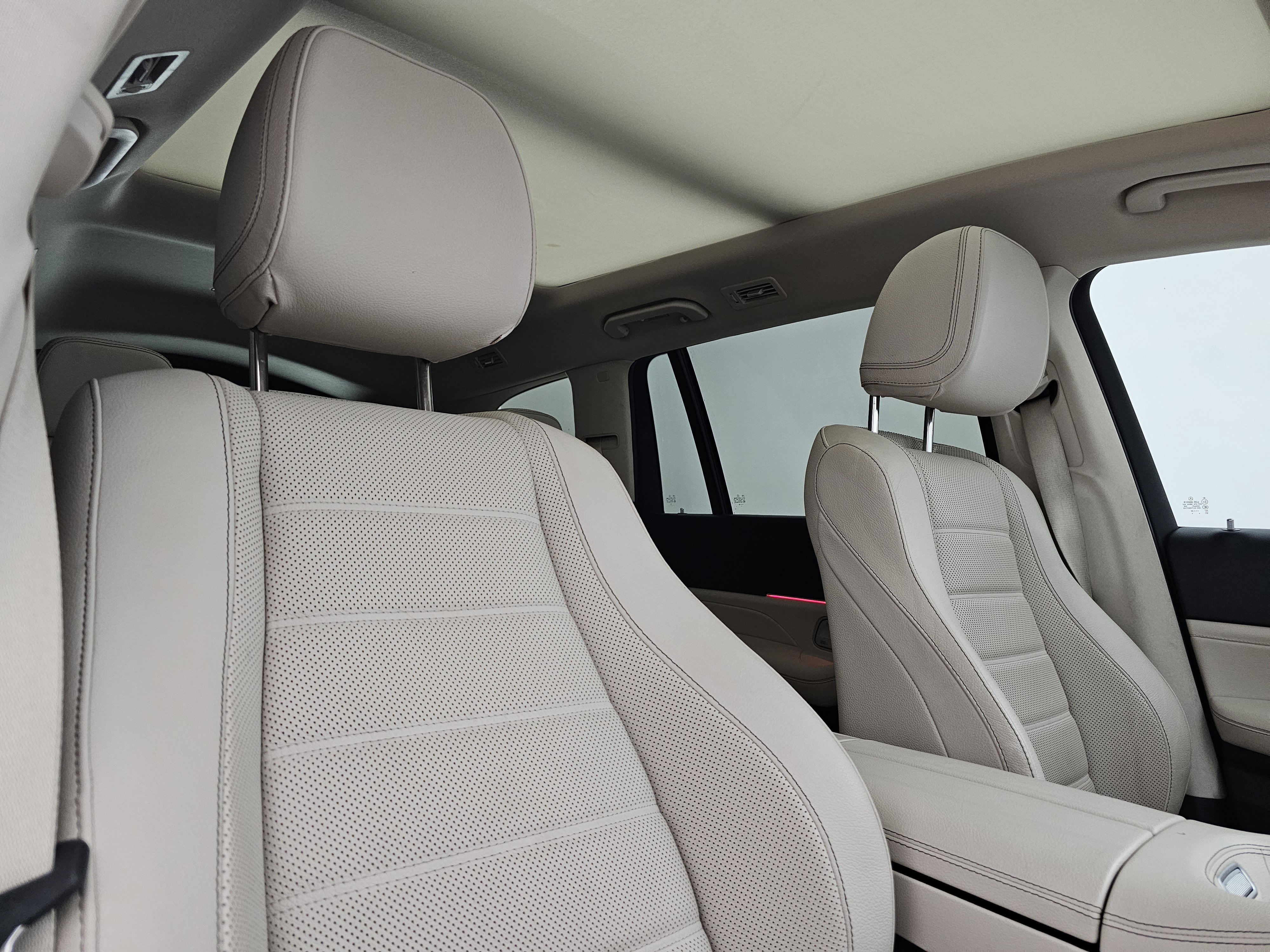 Used 2022 Mercedes-Benz GLS 450 4MATIC image 11