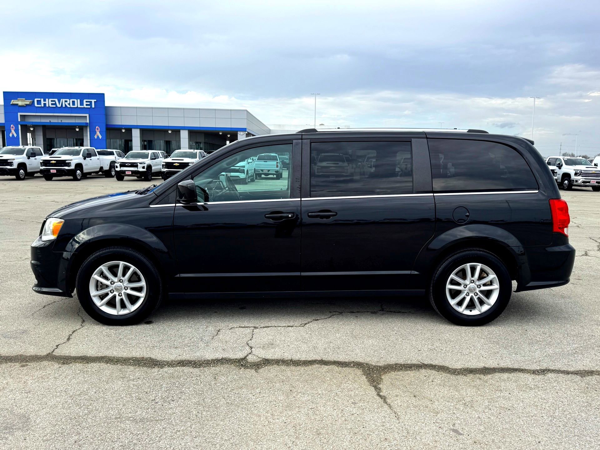 Used 2018 Dodge Grand Caravan SXT image 11