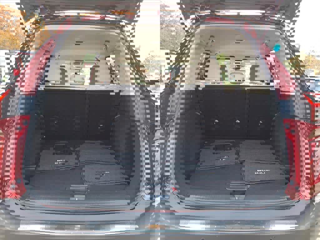 Certified 2023 Nissan Rogue SV image 16