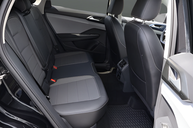 Certified 2022 Volkswagen Taos SE FWD image 19