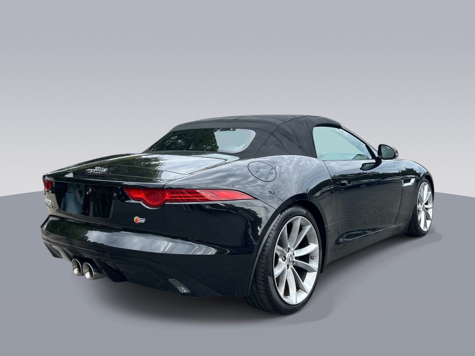 Used 2014 Jaguar F-TYPE S RWD image 3
