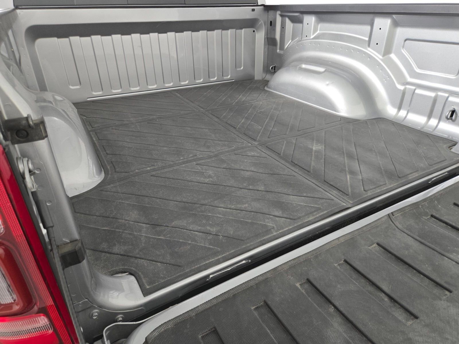 Used 2024 RAM 1500 Laramie image 15