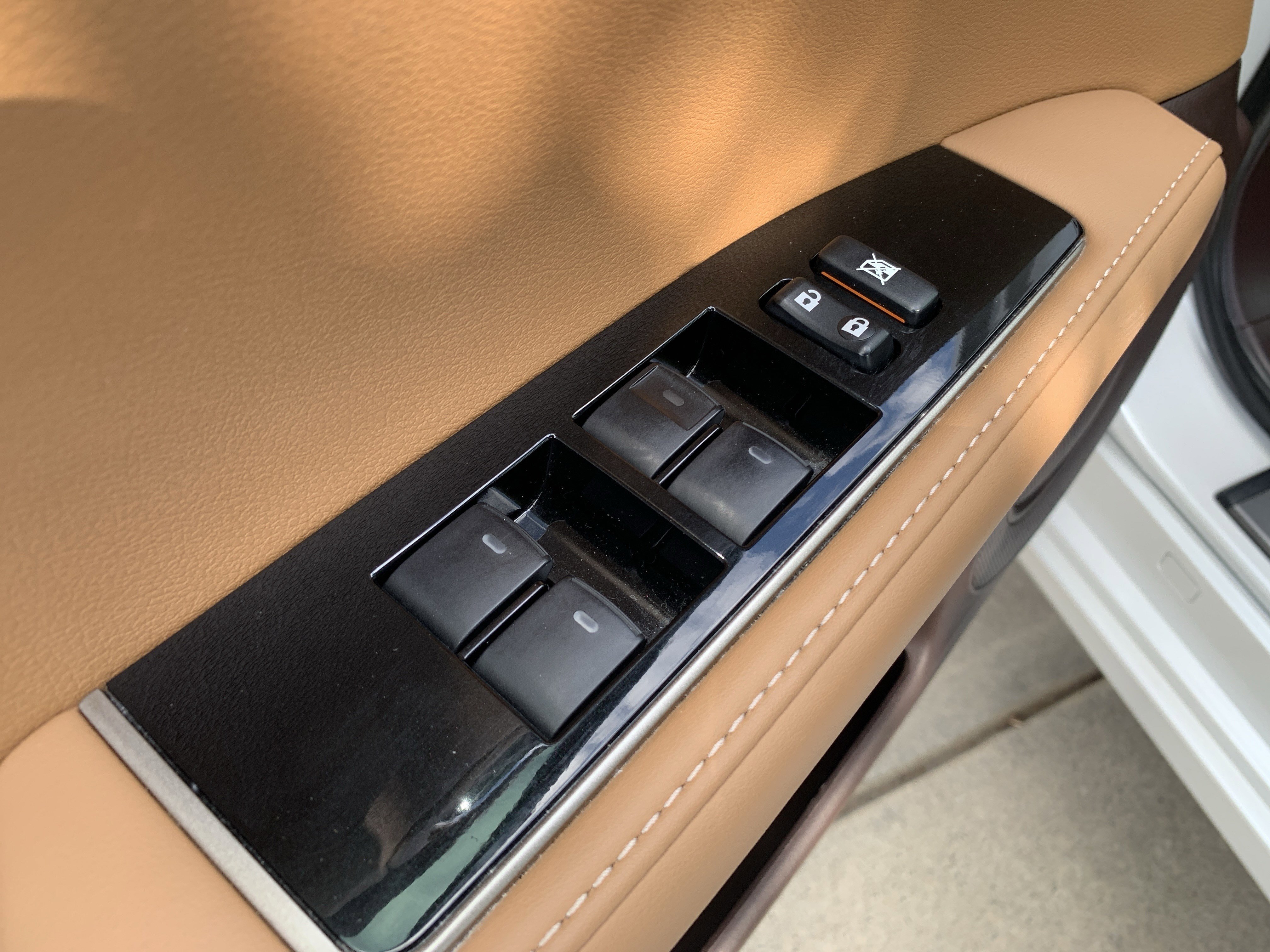 Used 2018 Lexus ES 350 w/ Luxury Package w/Wood Trim FWD image 15