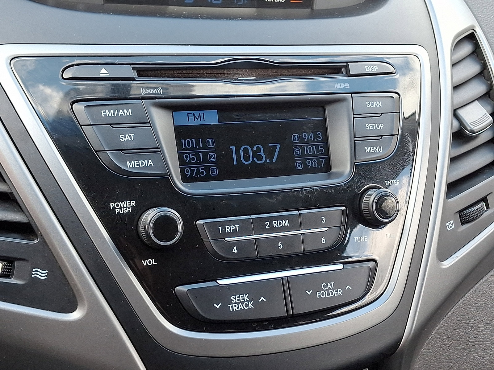Used 2016 Hyundai Elantra SE FWD image 17