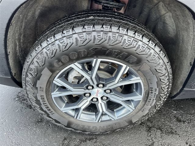 Used 2024 GMC Acadia AT4 w/ LPO, Floor Liner Package AWD/4WD image 17