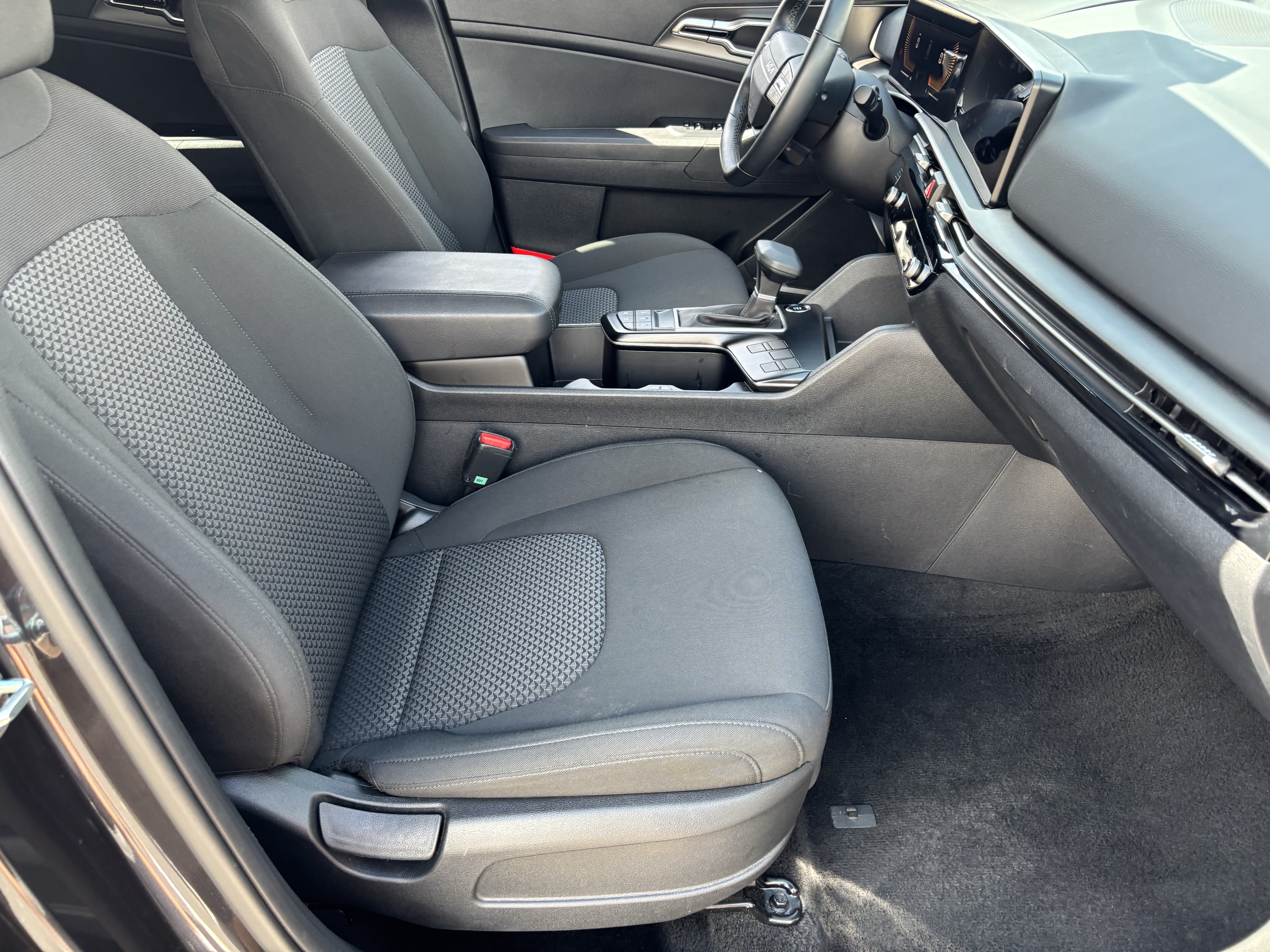 Certified 2026 Kia Sportage LX FWD image 9