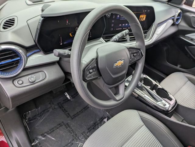 Used 2025 Chevrolet Trax LT image 14