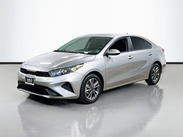 Certified 2024 Kia Forte LXS FWD image 3